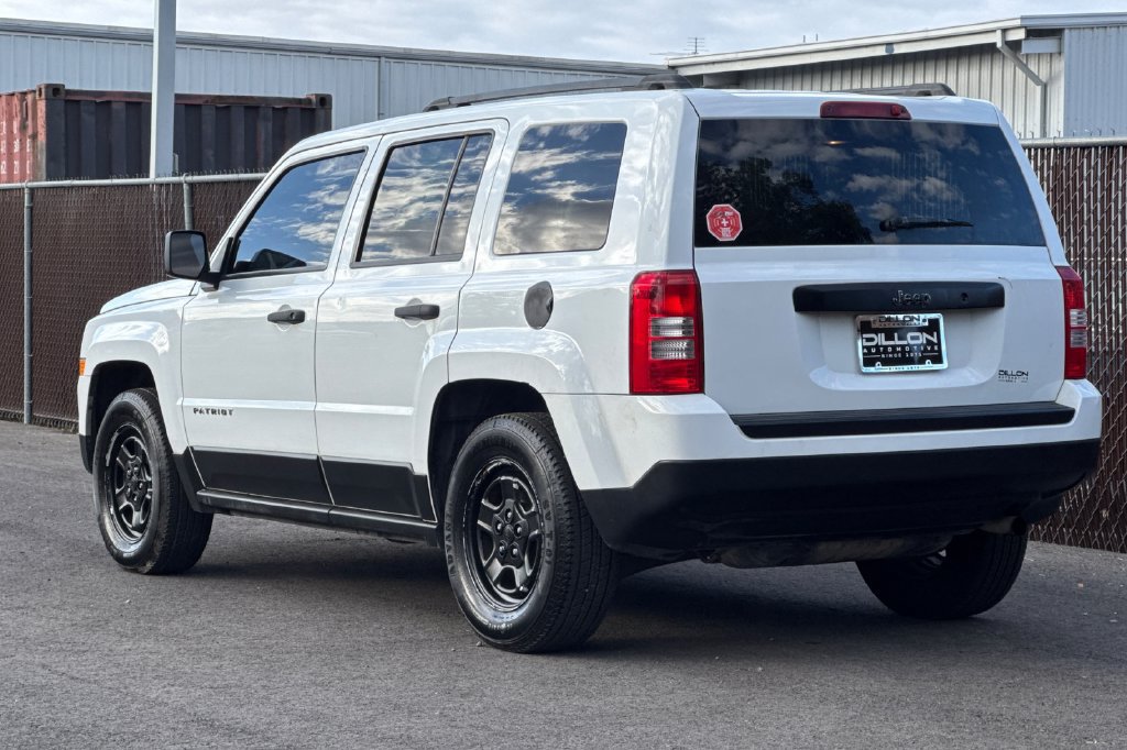Used 2015 Jeep Patriot Sport FWD image 9