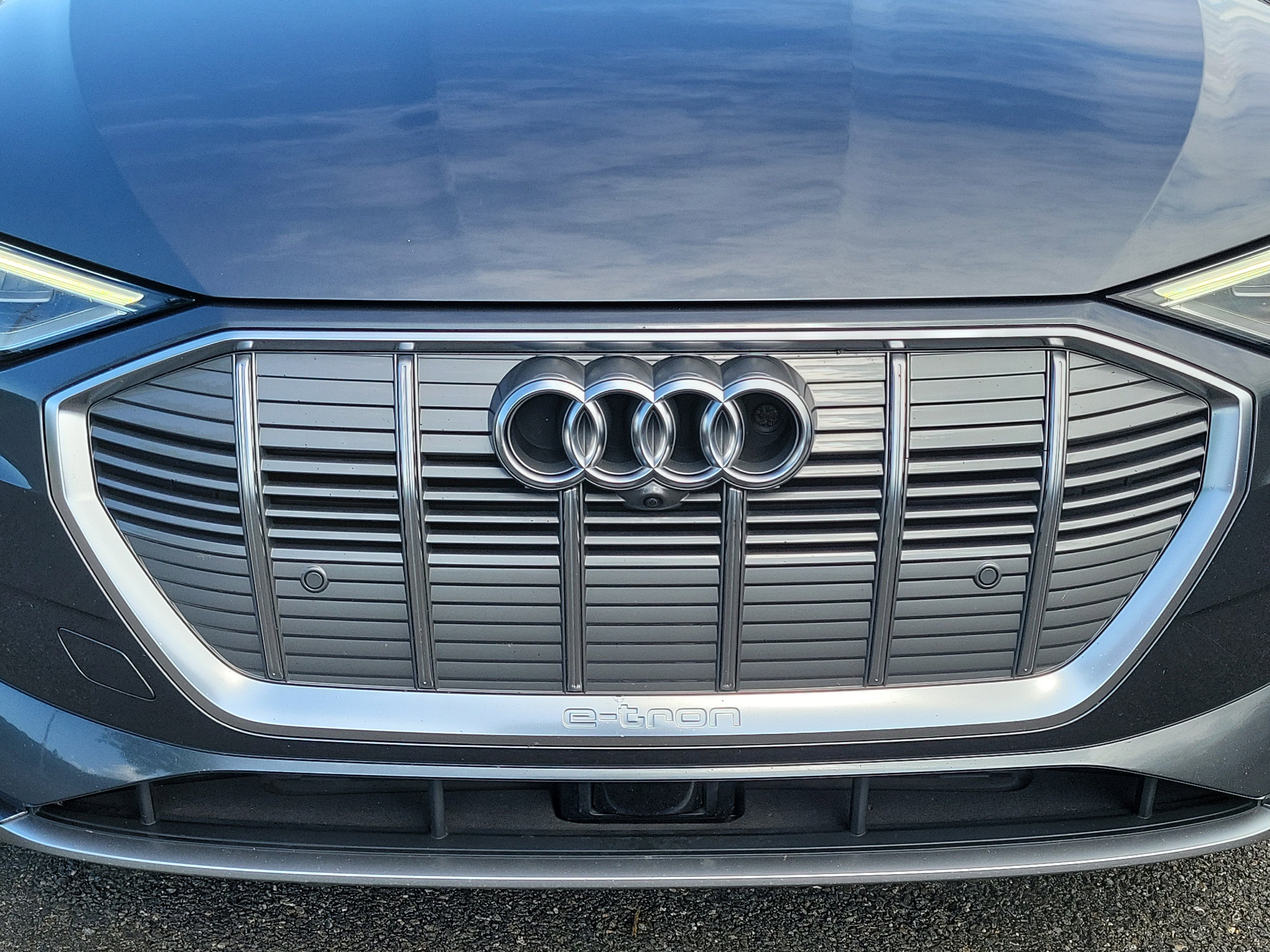 Used 2019 Audi e-tron Prestige w/ Prestige Package AWD/4WD image 33