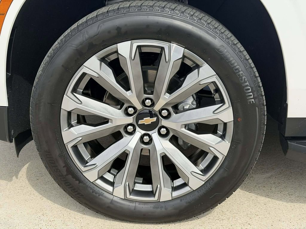 Used 2025 Chevrolet Tahoe High Country RWD image 7