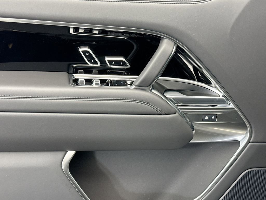 New 2026 Land Rover Range Rover SE image 22