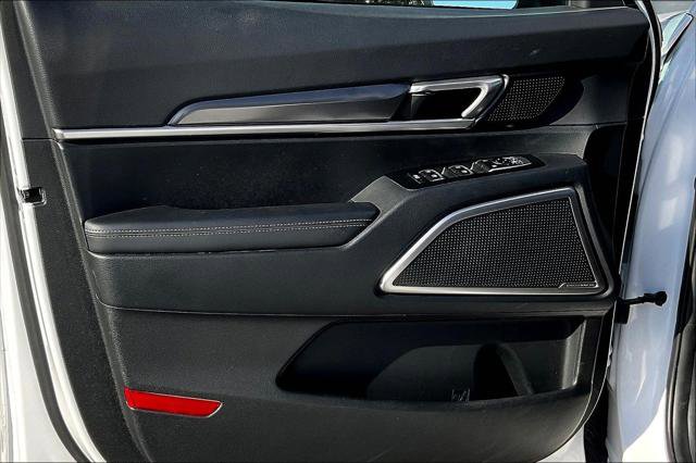 Used 2025 Kia Telluride S image 17