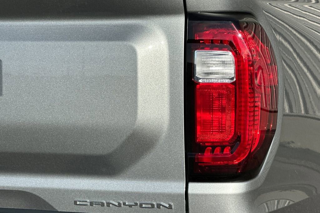 New 2026 GMC Canyon Denali image 21