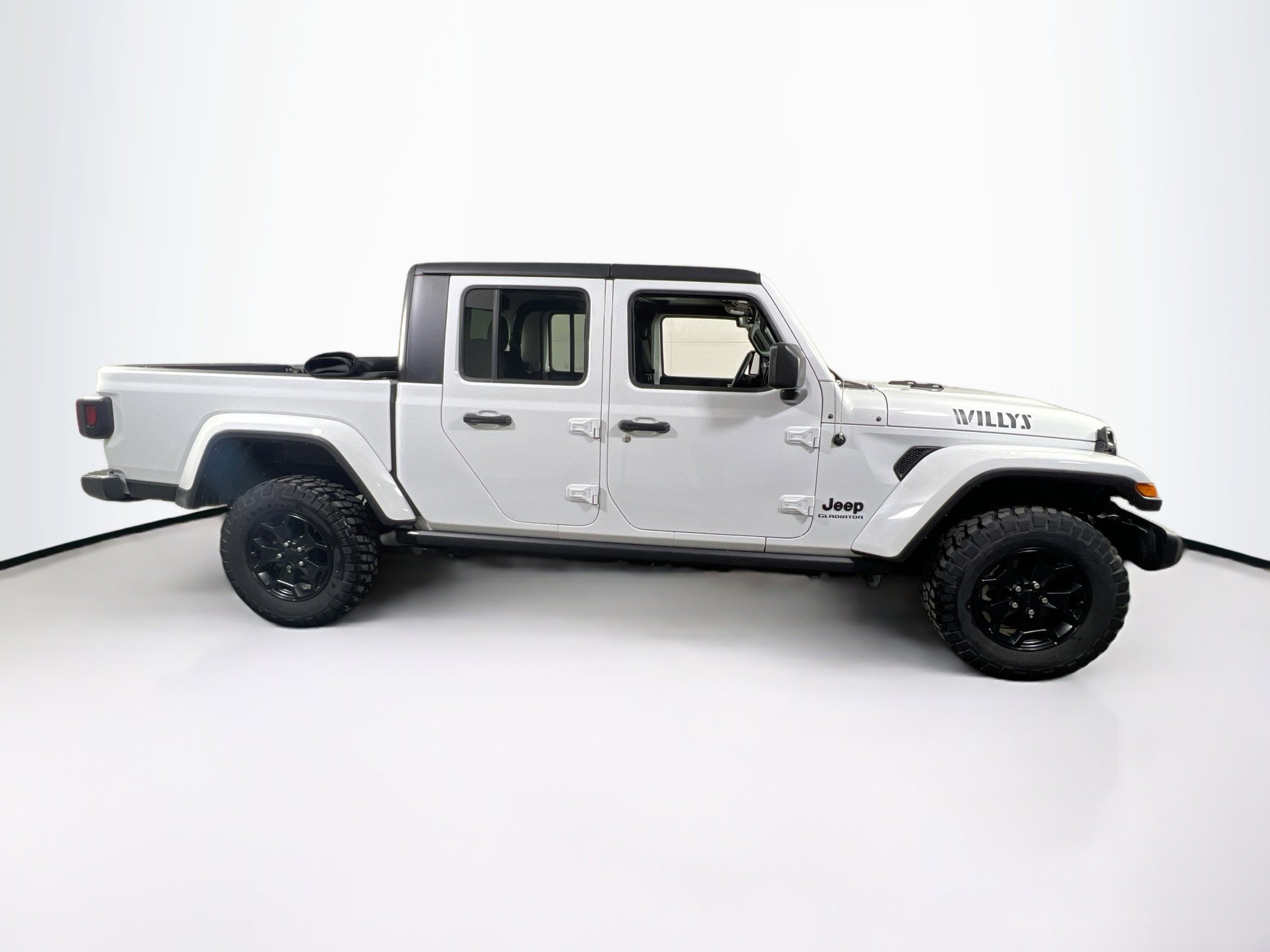 Used 2022 Jeep Gladiator Willys image 4