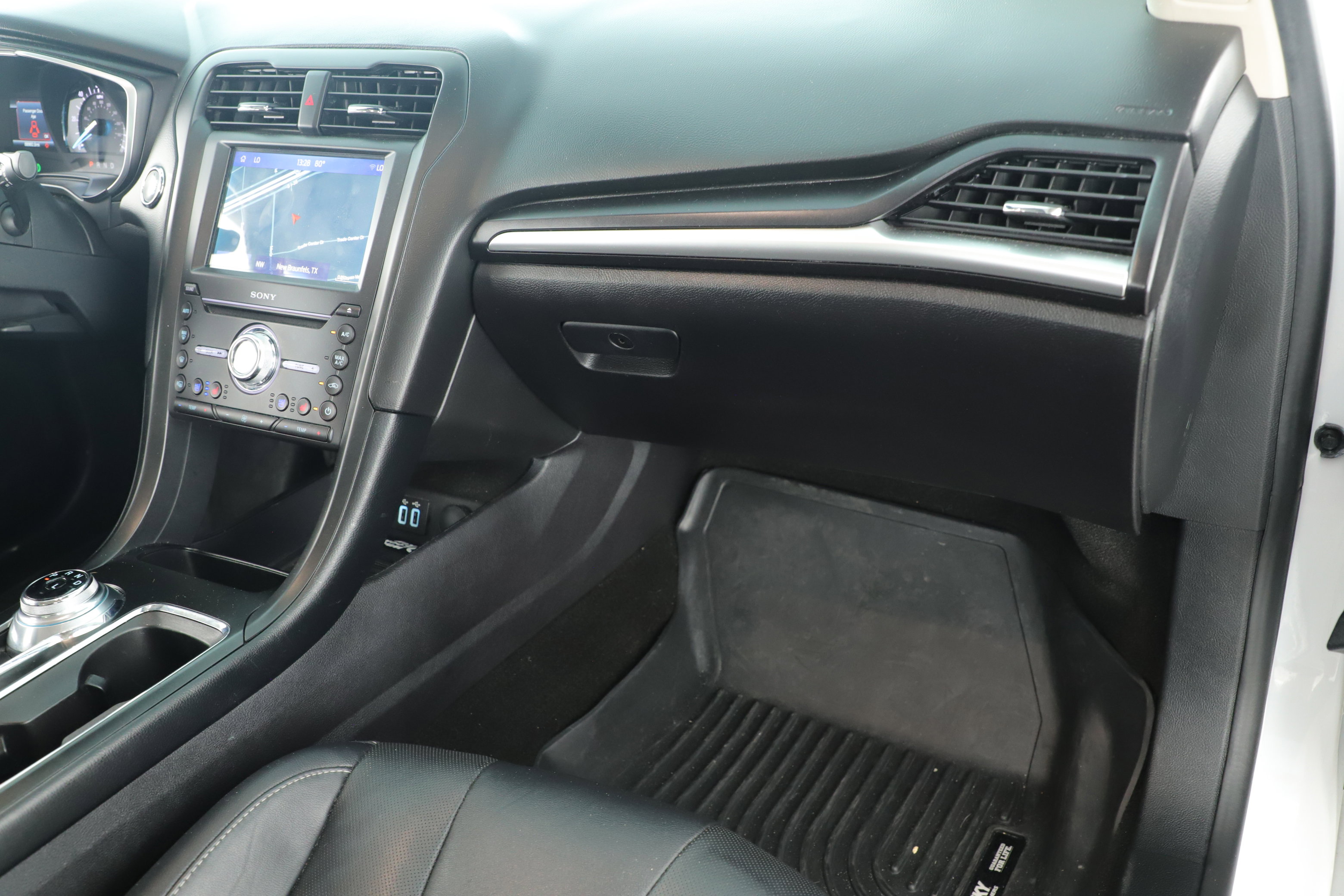 Used 2019 Ford Fusion Titanium image 15