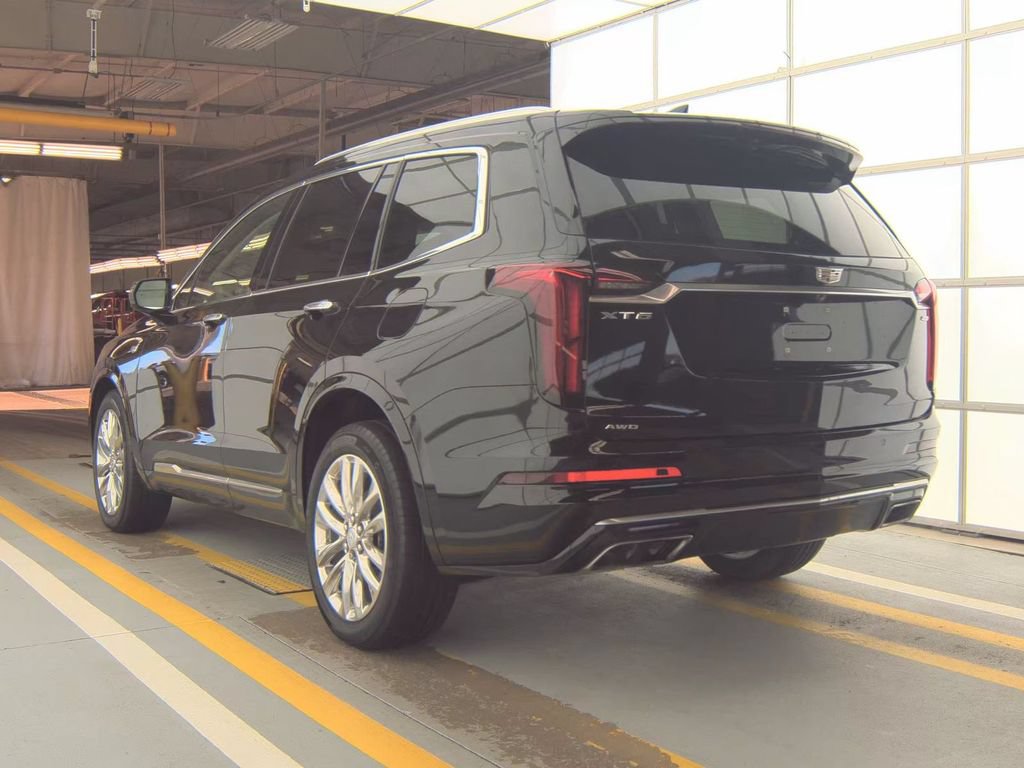 Used 2024 Cadillac XT6 Premium Luxury w/ LPO, Floor Liner Package AWD/4WD image 4