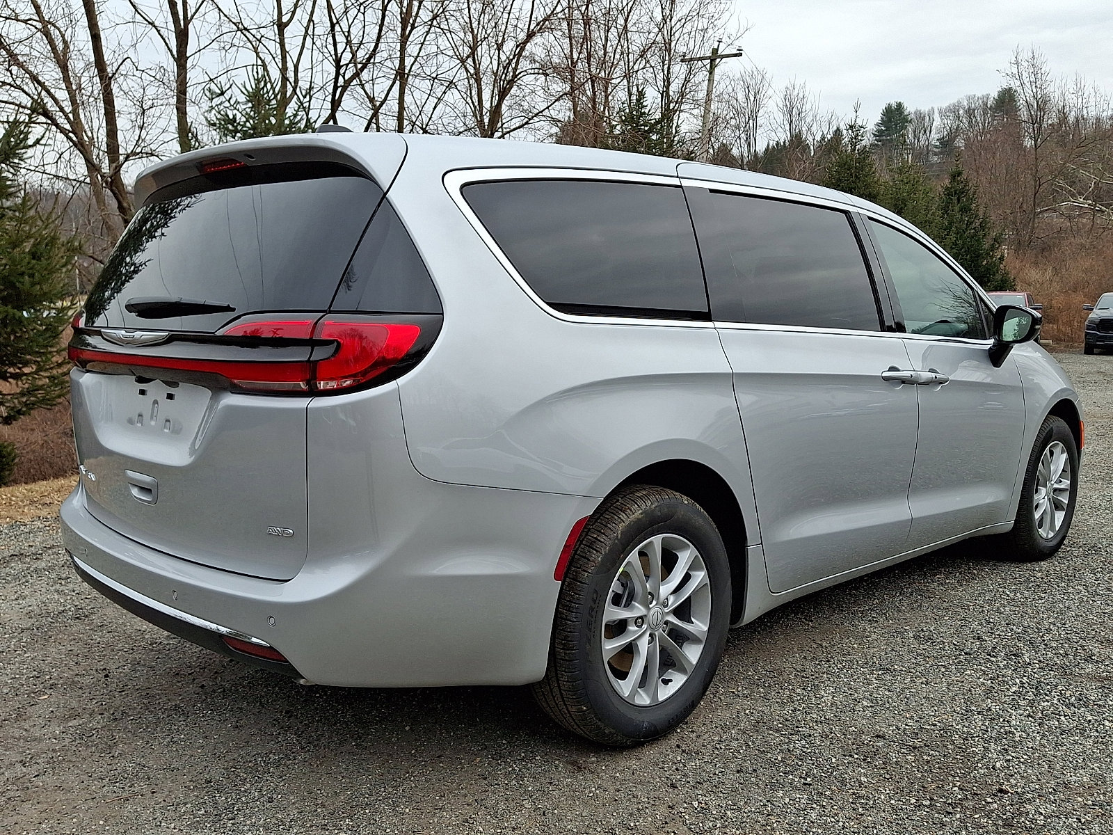 New 2026 Chrysler Pacifica Select AWD/4WD image 3