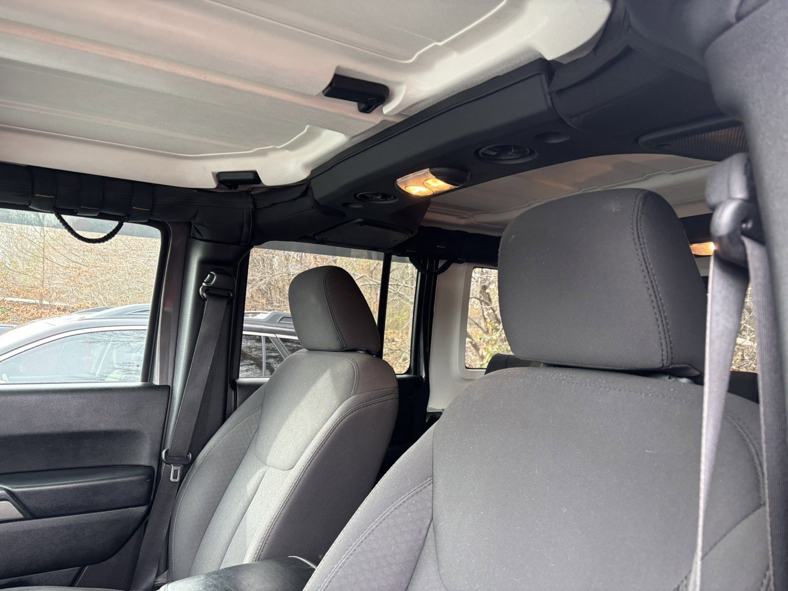 Used 2018 Jeep Wrangler Unlimited Sport S image 8