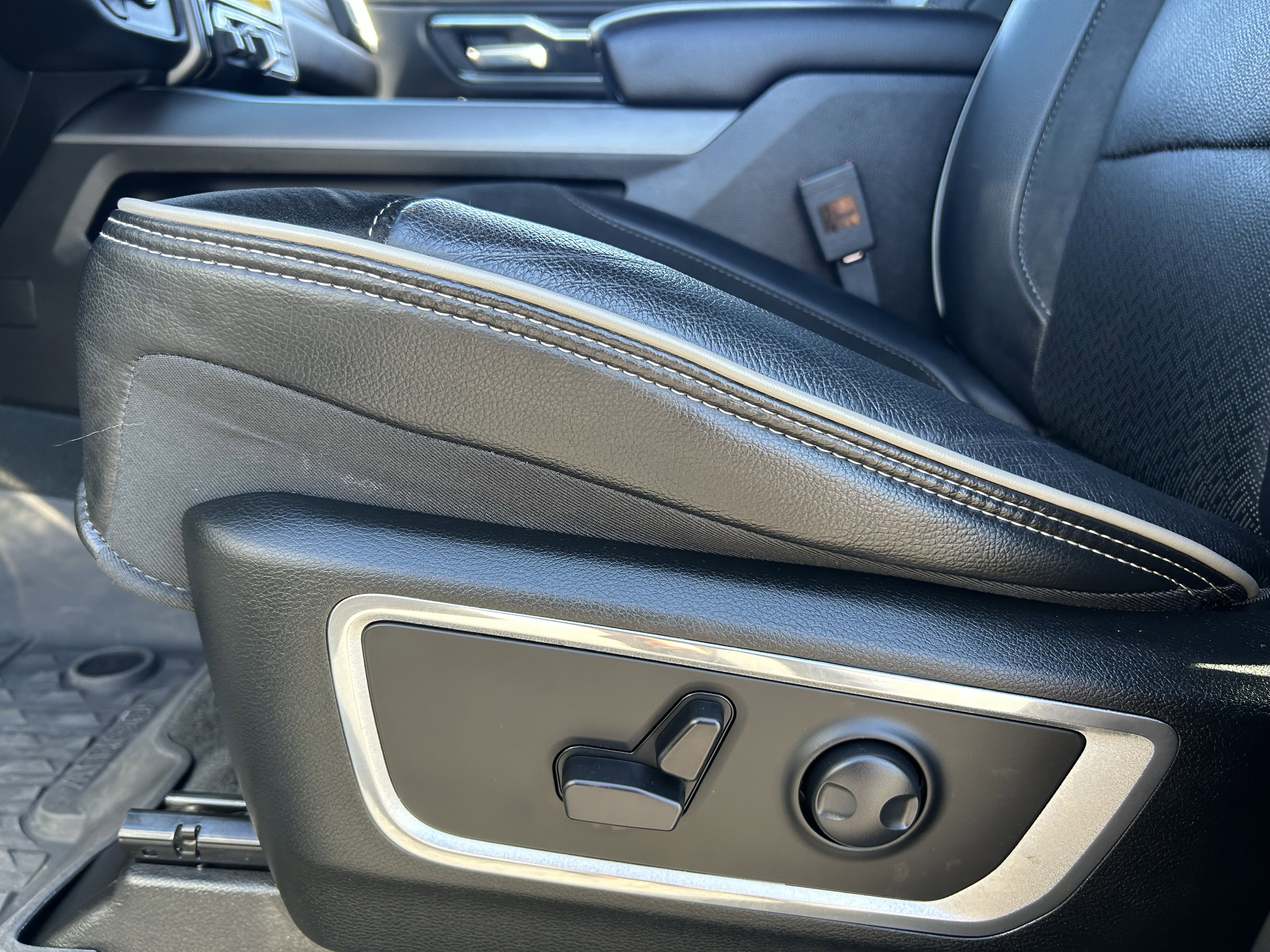 Certified 2023 RAM 1500 Laramie image 20