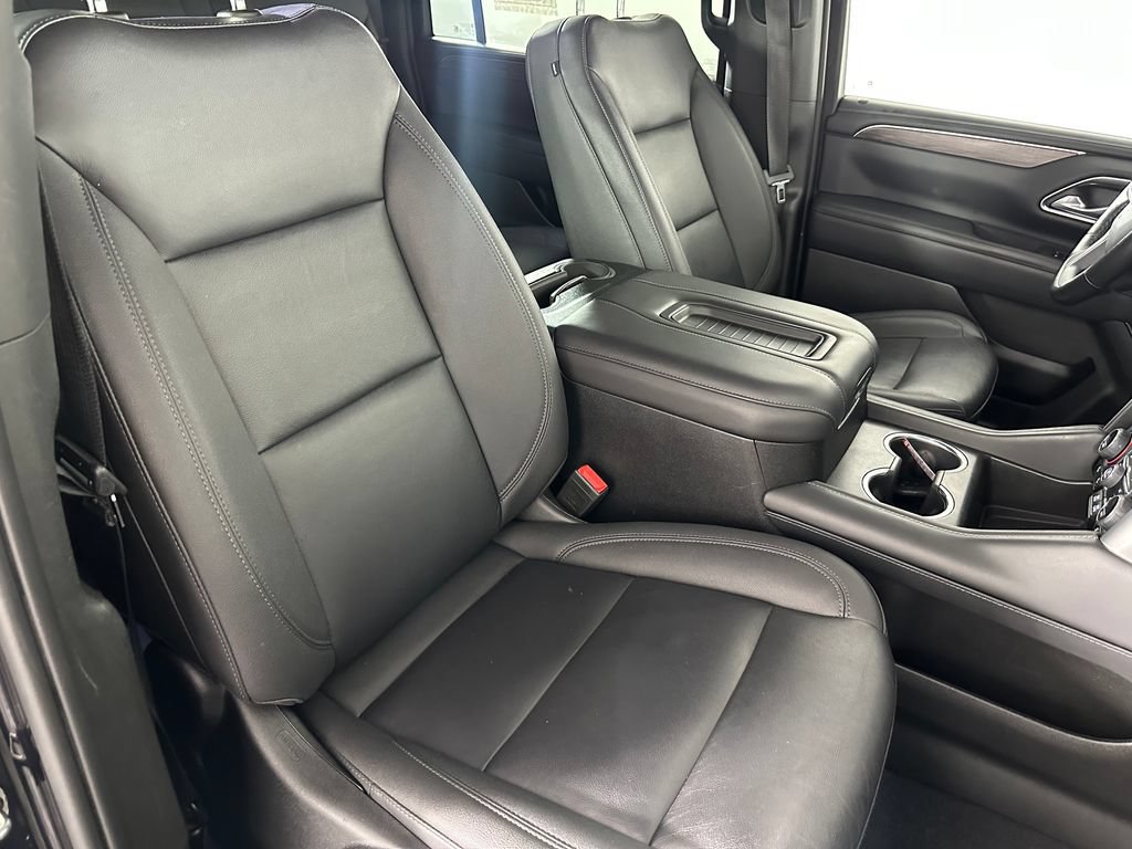 Used 2023 Chevrolet Suburban Z71 w/ Luxury Package AWD/4WD image 31