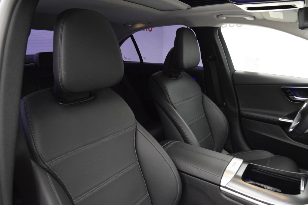 Used 2023 Mercedes-Benz C 300 Sedan image 17