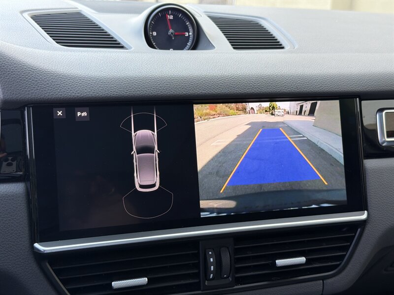 Used 2019 Porsche Cayenne AWD/4WD image 19