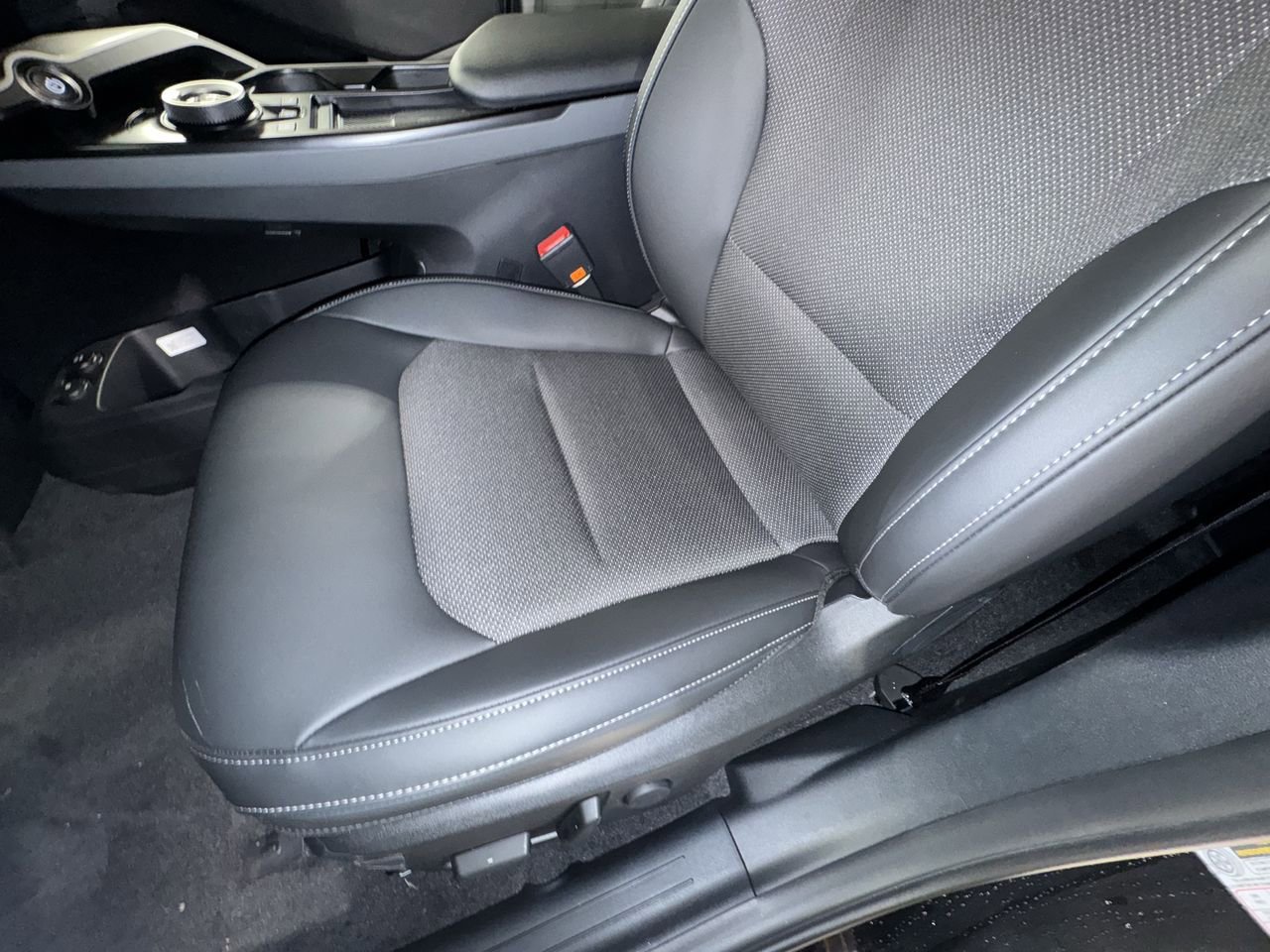 New 2025 Kia EV6 Light w/ Light LR Technology Package image 16