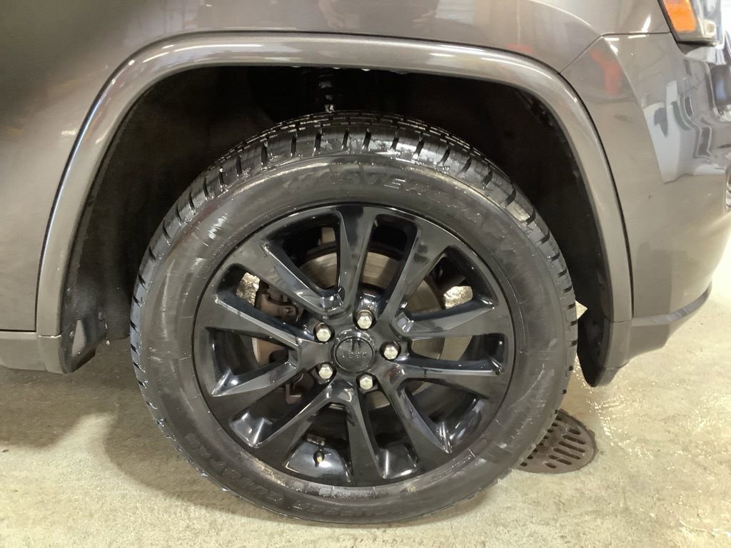 Certified 2020 Jeep Grand Cherokee Altitude AWD/4WD image 10
