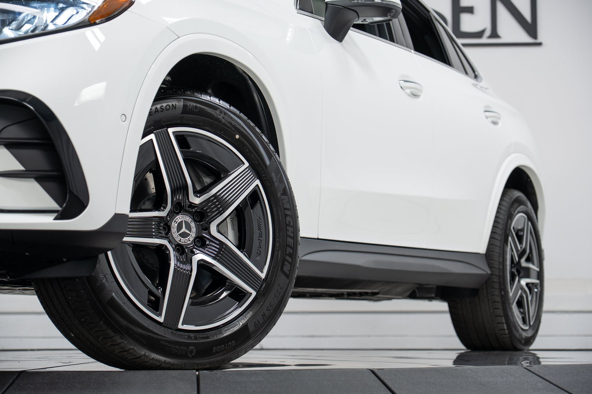 New 2027 Mercedes-Benz GLC 300 4MATIC image 27