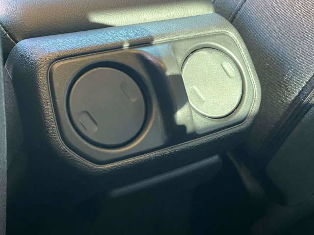 Used 2025 Jeep Wrangler Sport AWD/4WD image 18