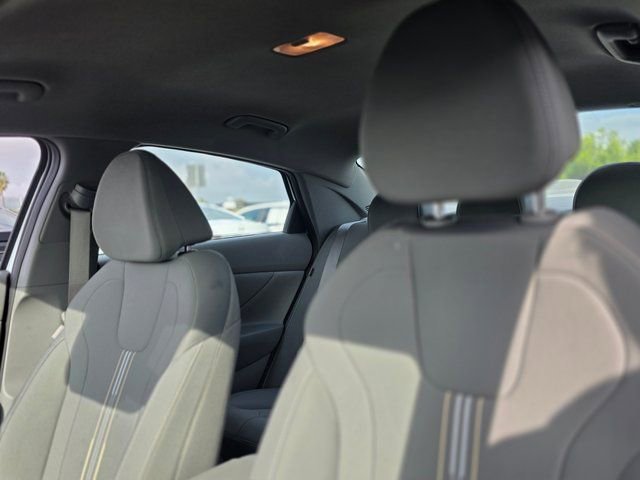 Certified 2025 Hyundai Elantra Sport image 12