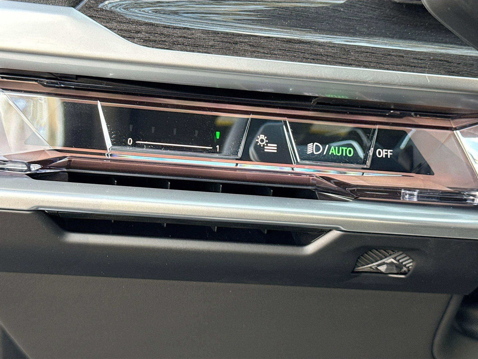 New 2026 BMW 750e xDrive AWD/4WD image 35
