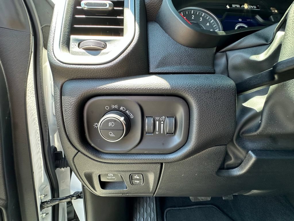 Used 2026 RAM 1500 Big Horn AWD/4WD image 3