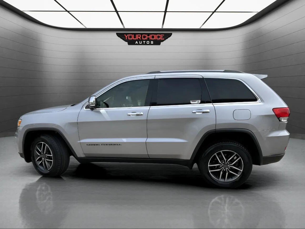 Used 2019 Jeep Grand Cherokee Limited AWD/4WD image 8