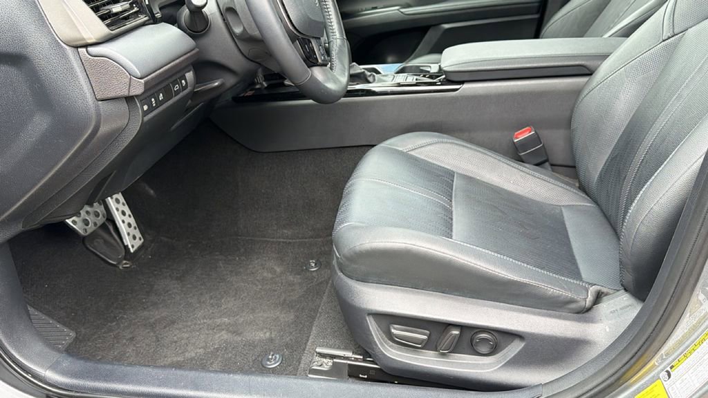 Used 2025 Toyota Camry XSE image 9