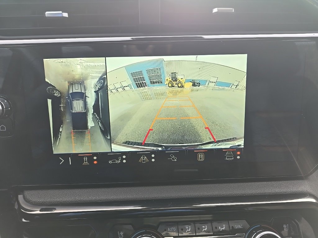 Used 2025 GMC Sierra 2500 AT4 w/ AT4 Premium Plus Package image 28