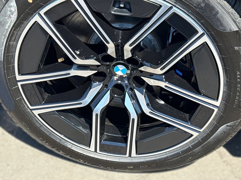 New 2026 BMW 750e xDrive AWD/4WD image 15
