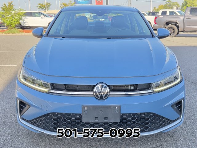 Used 2025 Volkswagen Jetta SE FWD image 6