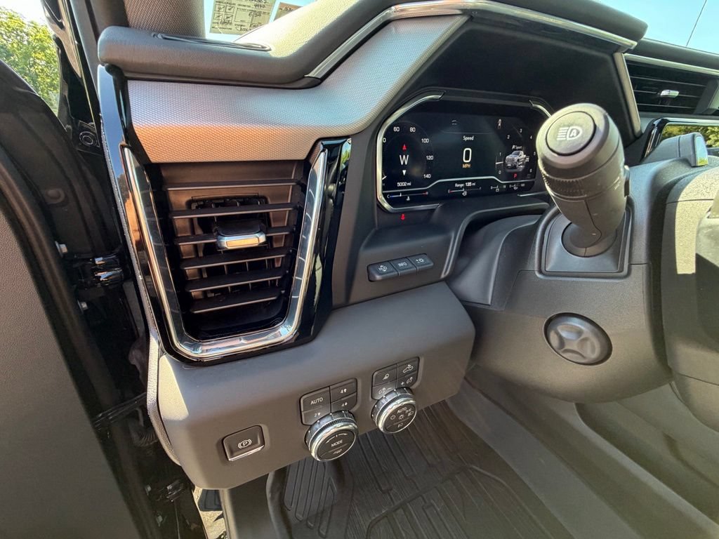 Used 2025 GMC Sierra 1500 Denali AWD/4WD image 4