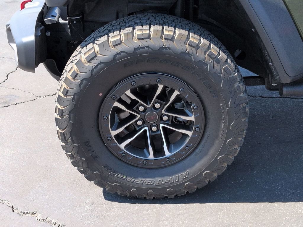 Used 2024 Jeep Wrangler Unlimited Rubicon w/ XTREMEE 35" Tire Package image 8