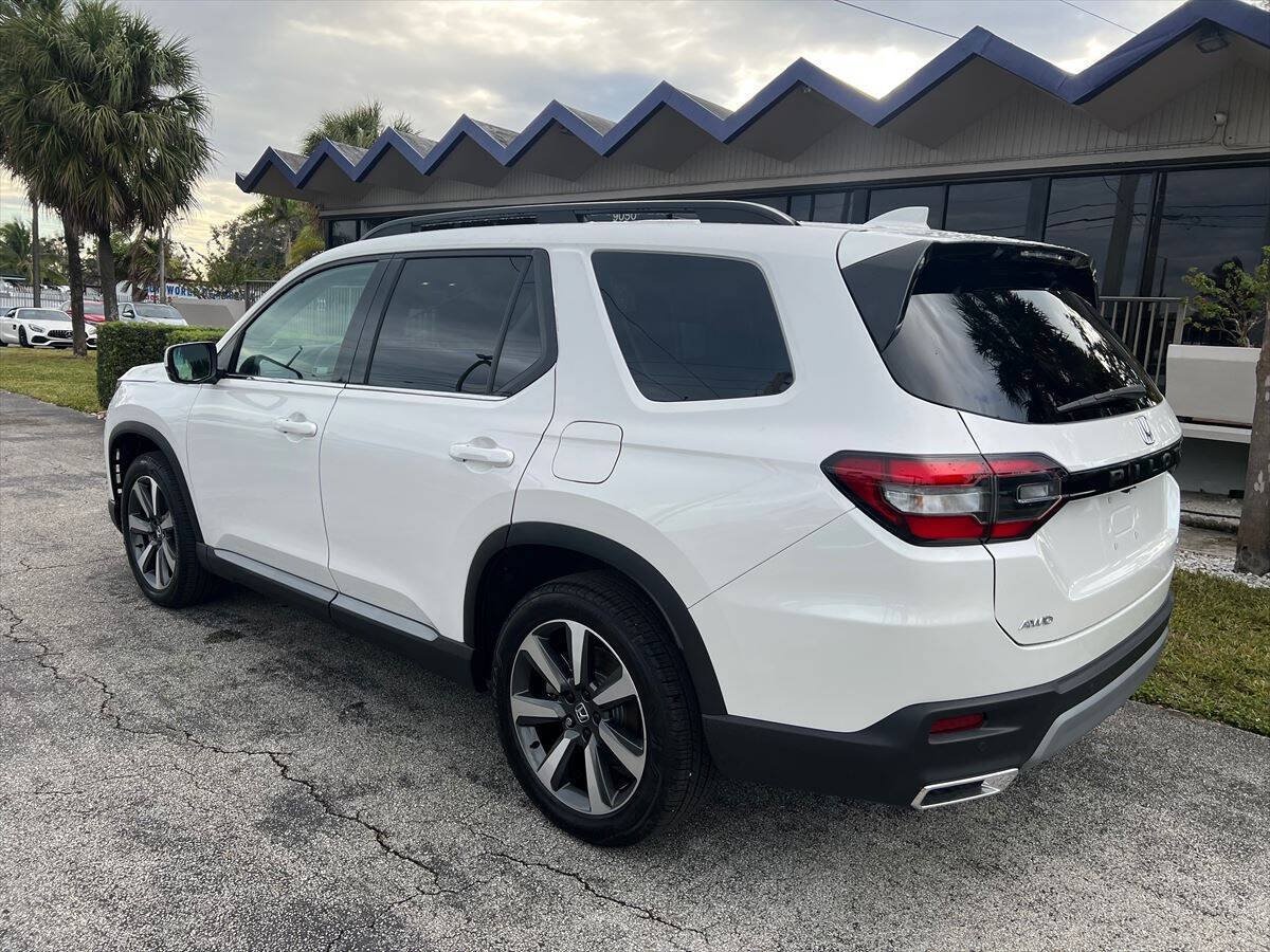 Used 2025 Honda Pilot Elite image 7