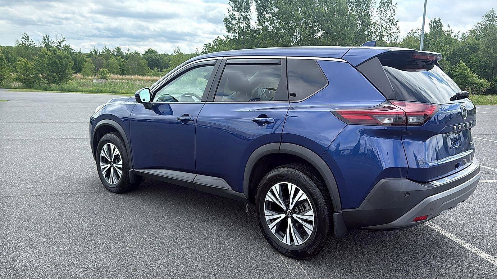 Used 2022 Nissan Rogue SV FWD image 10