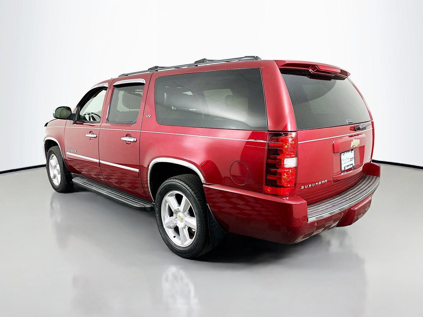 Used 2010 Chevrolet Suburban LTZ AWD/4WD image 6