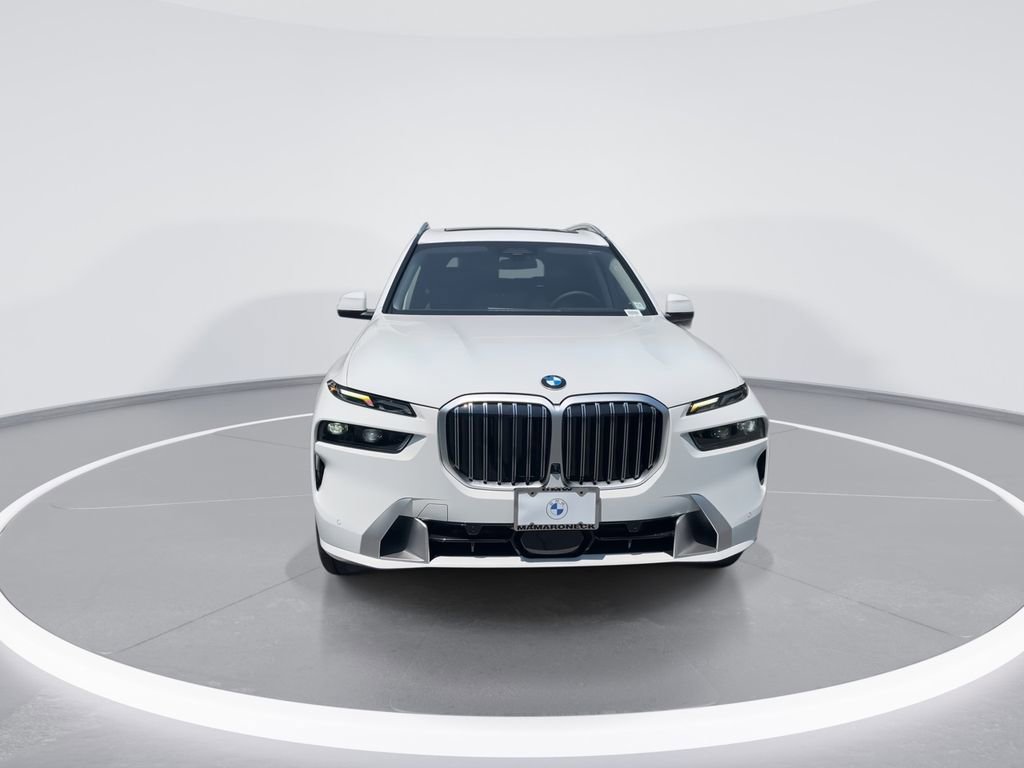 New 2026 BMW X7 xDrive40i image 3