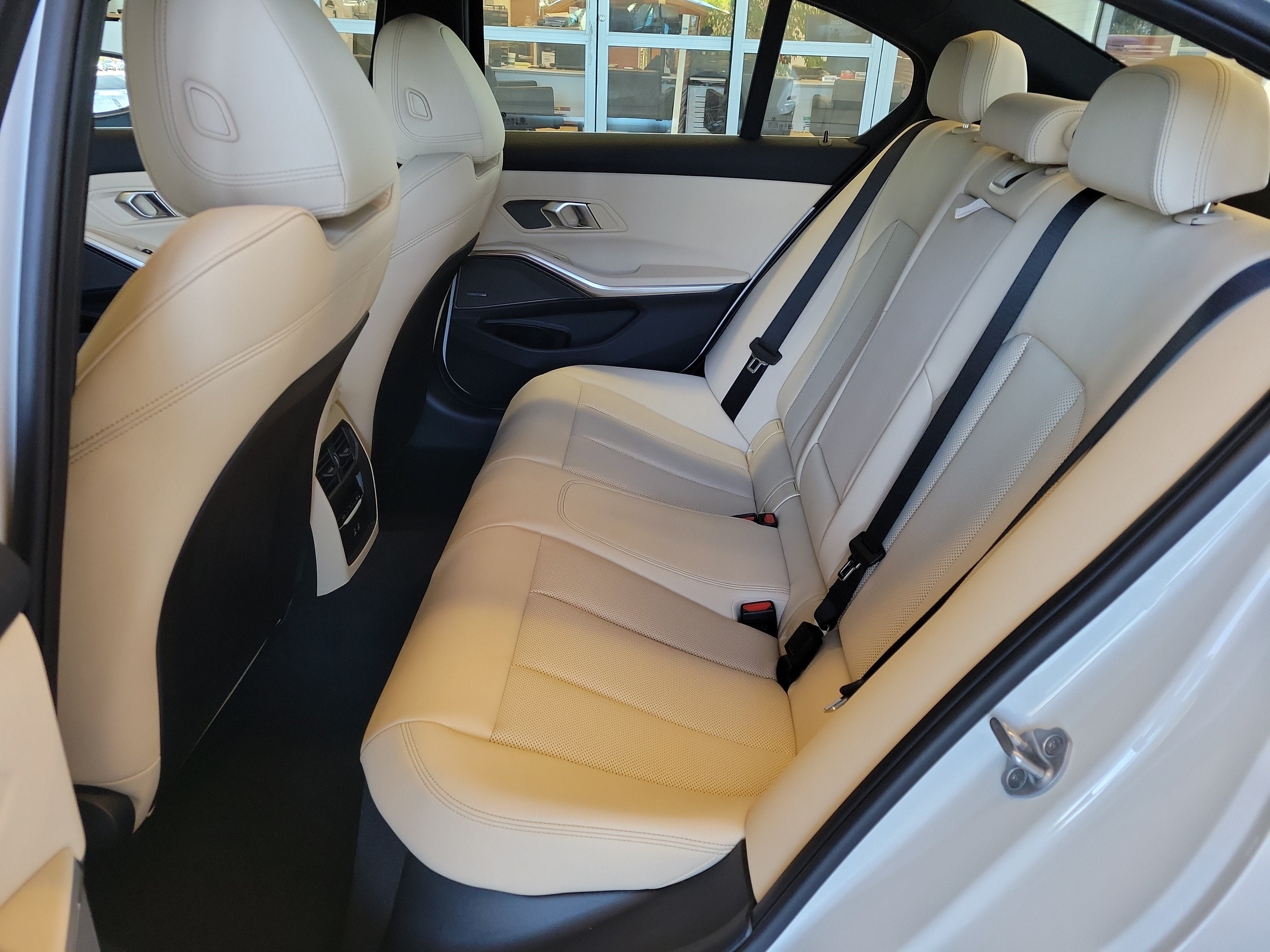New 2026 BMW 330i xDrive Sedan w/ Premium Package AWD/4WD image 27