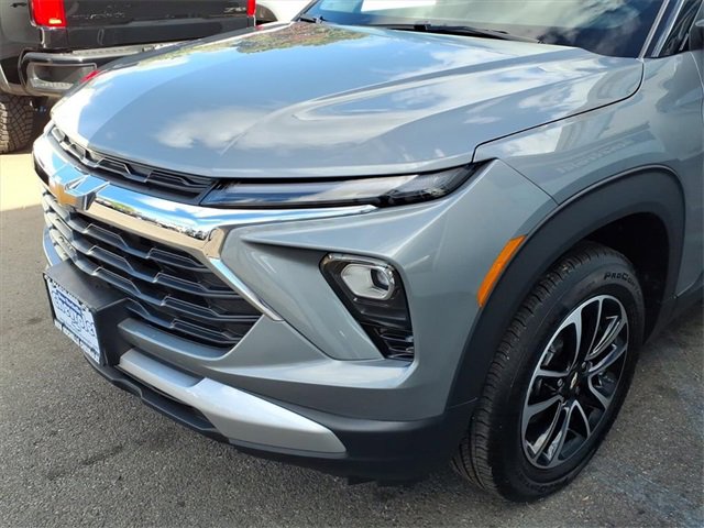 Used 2025 Chevrolet TrailBlazer LT w/ LT Cold Weather Package image 7