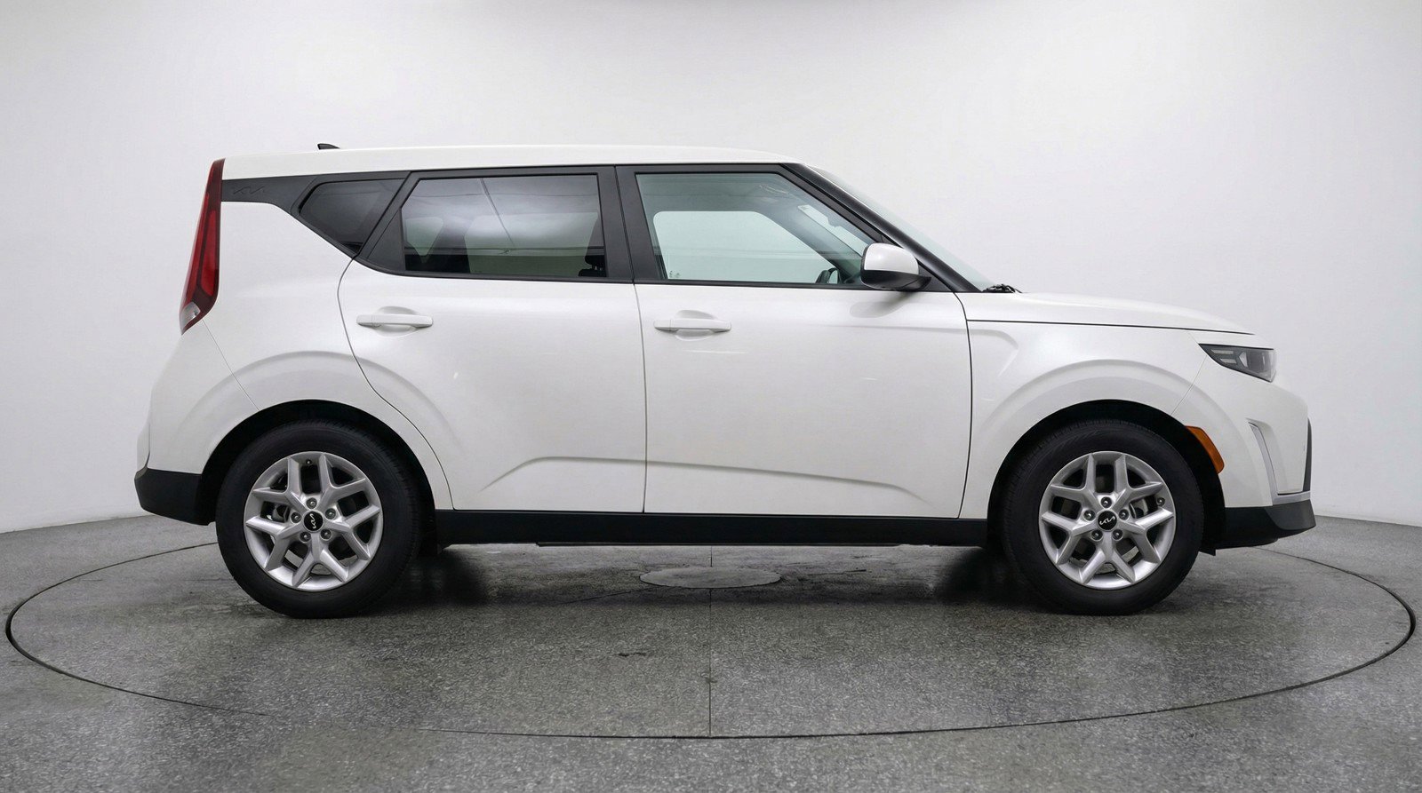 Used 2025 Kia Soul LX w/ LX Technology Package image 11
