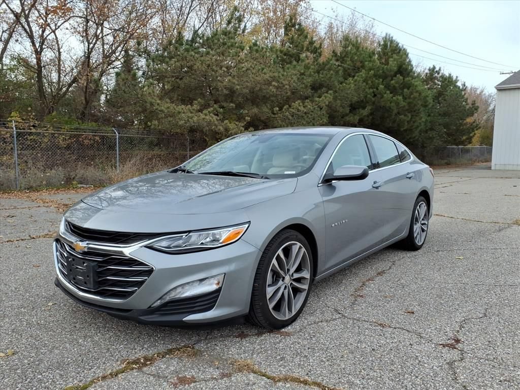 Used 2024 Chevrolet Malibu LT FWD image 3