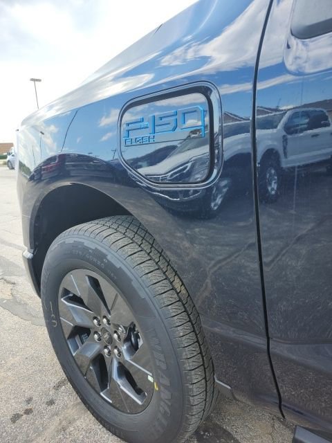 New 2025 Ford F150 Lightning Flash image 18