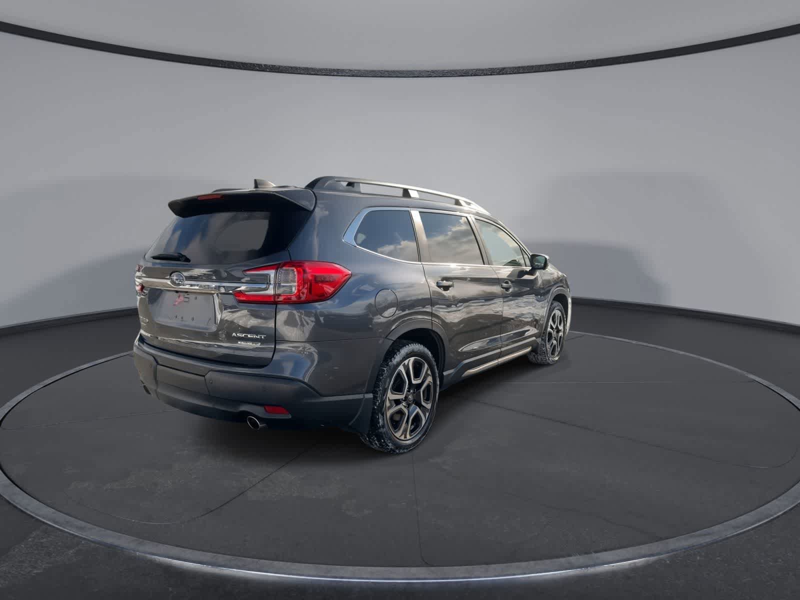 Used 2023 Subaru Ascent Limited w/ Technology Package AWD/4WD image 8