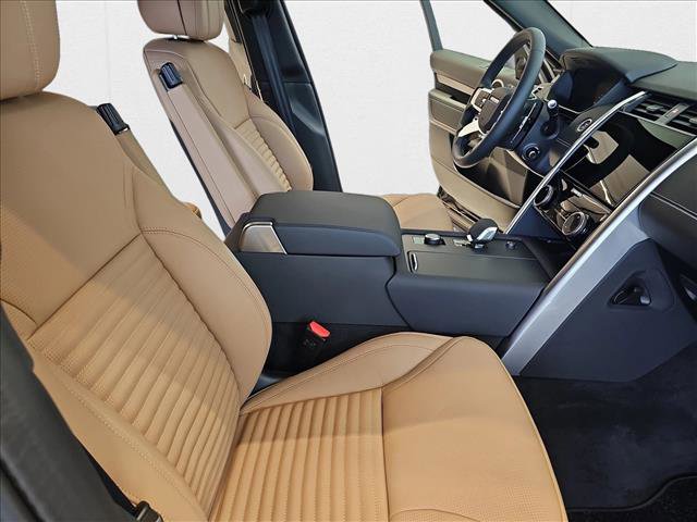New 2025 Land Rover Discovery Dynamic SE image 10
