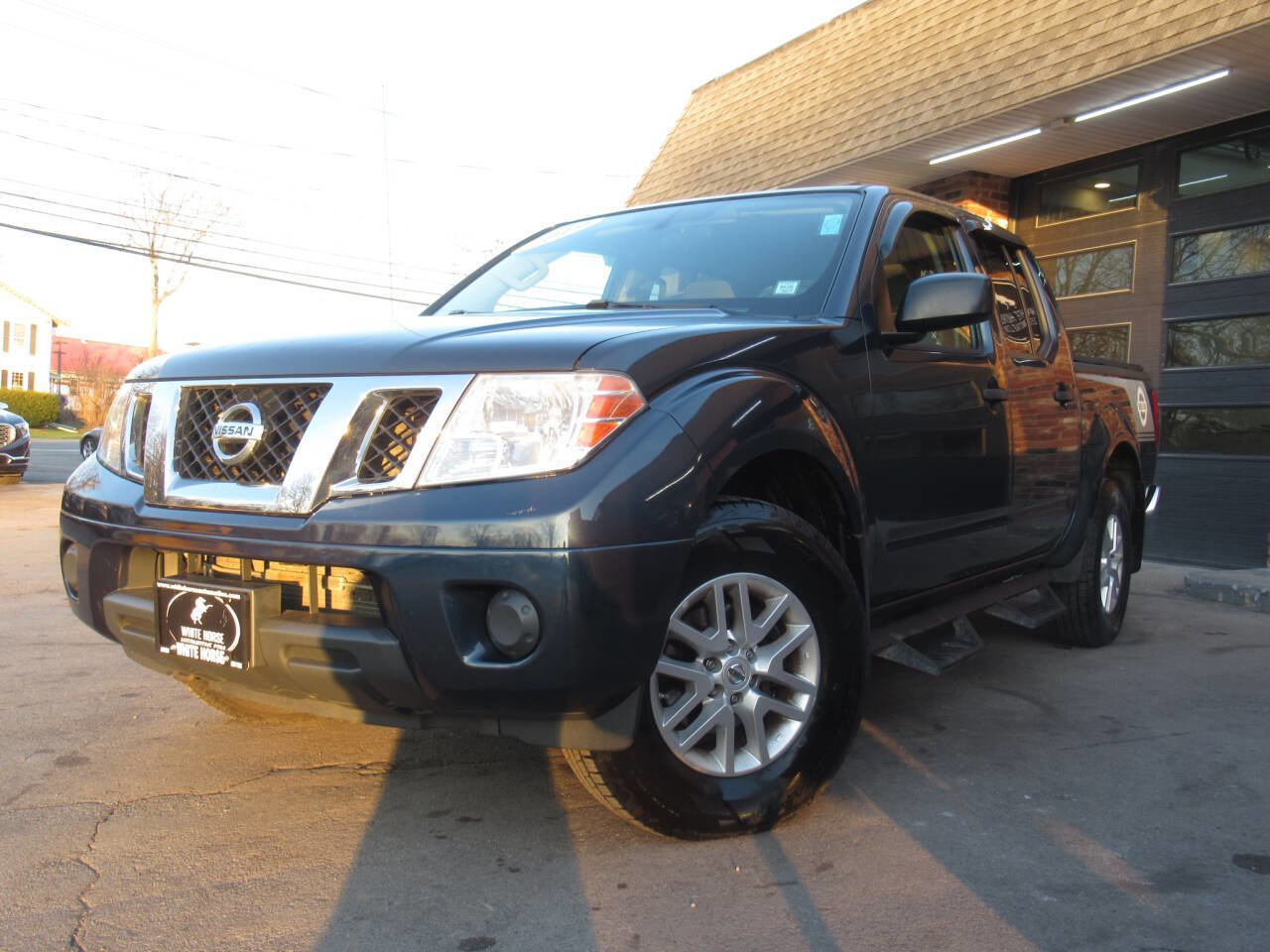 Used 2019 Nissan Frontier SV image 25