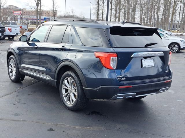 Certified 2022 Ford Explorer XLT w/ Equipment Group 202A image 4