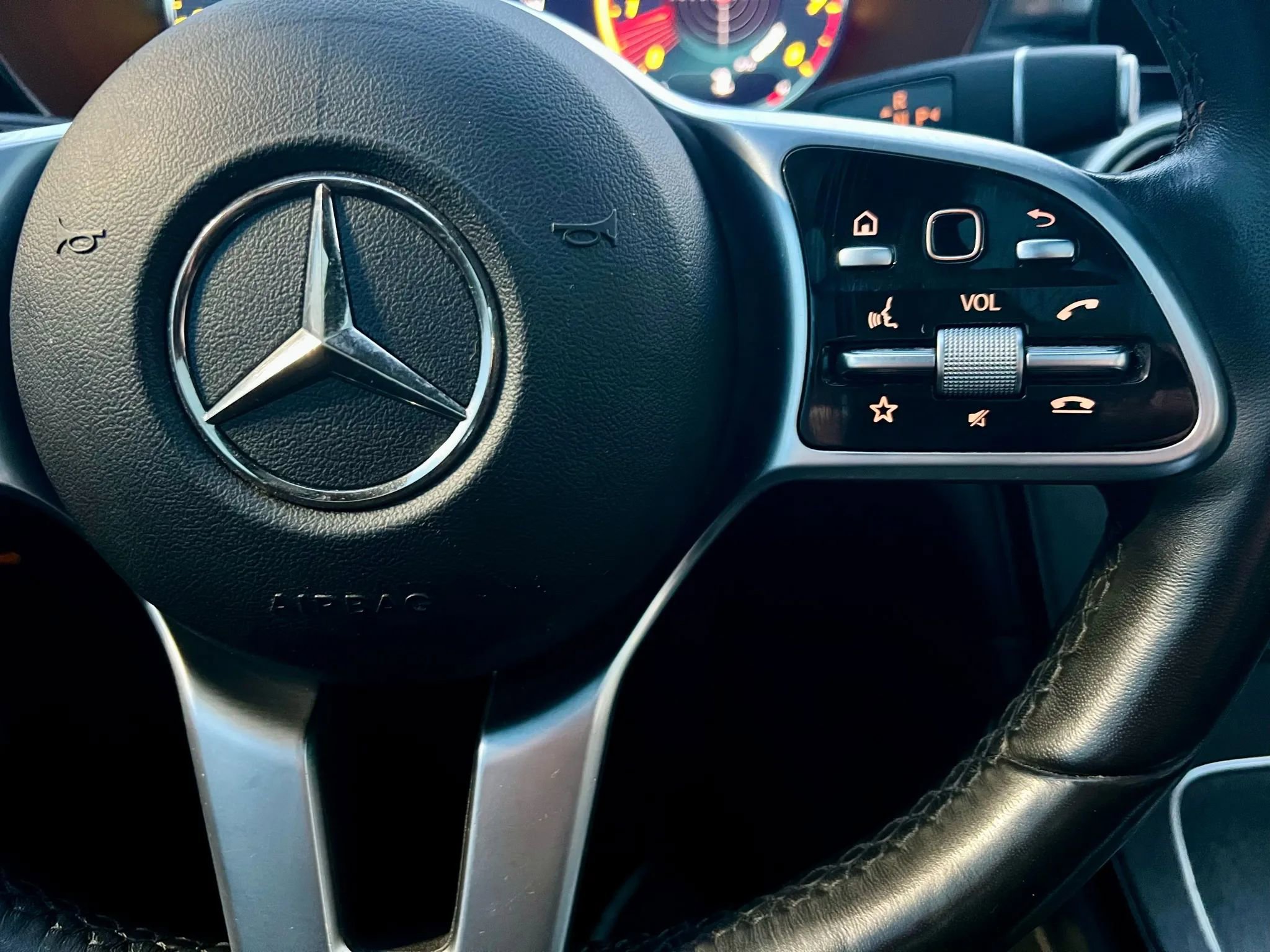 Used 2021 Mercedes-Benz GLC 300 4MATIC image 28