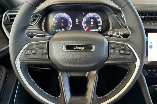 New 2026 Jeep Grand Cherokee Limited w/ Limited Altitude Package AWD/4WD image 21