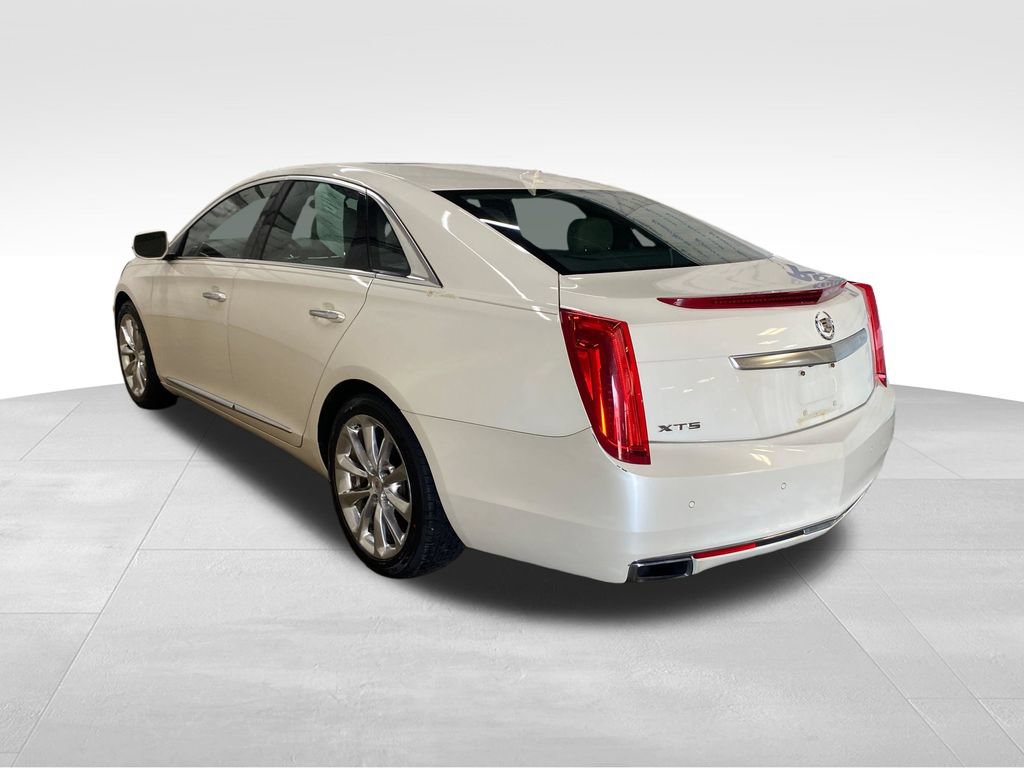 Used 2014 Cadillac XTS Luxury w/ Driver Awareness Package FWD image 4