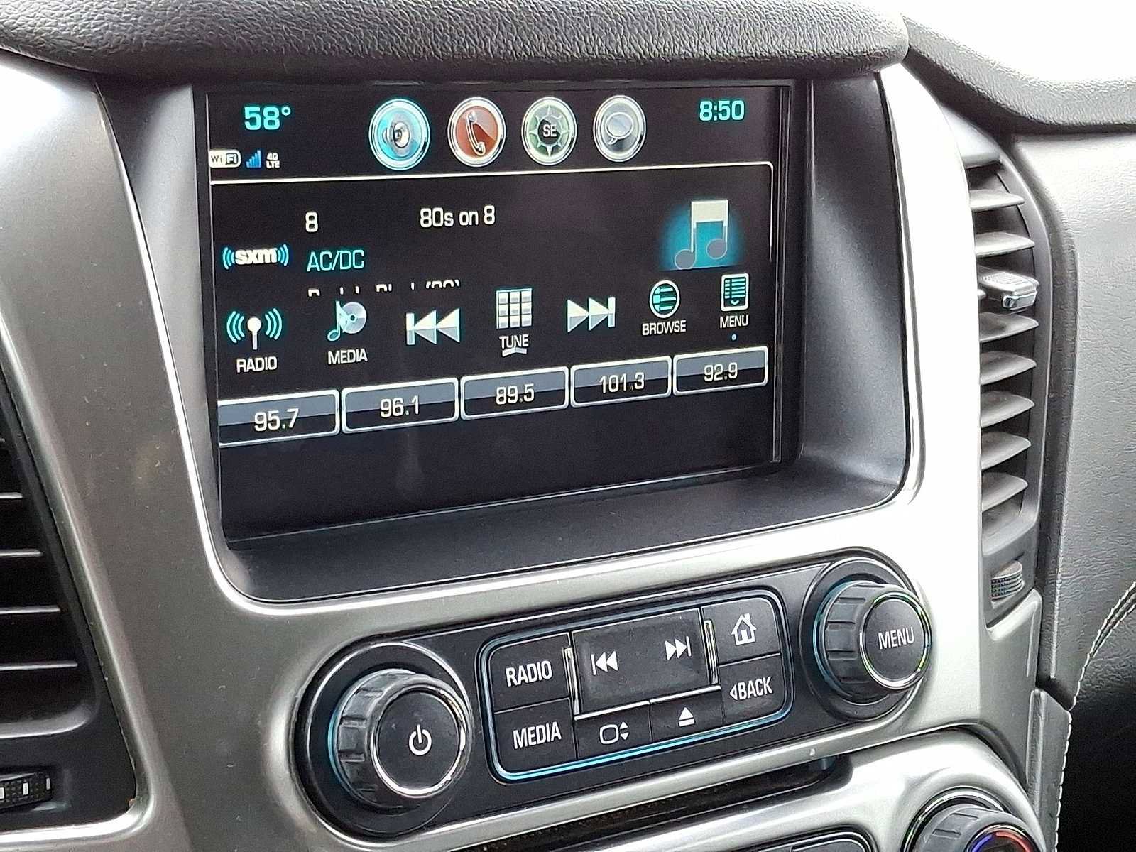 Used 2017 Chevrolet Suburban LT image 19