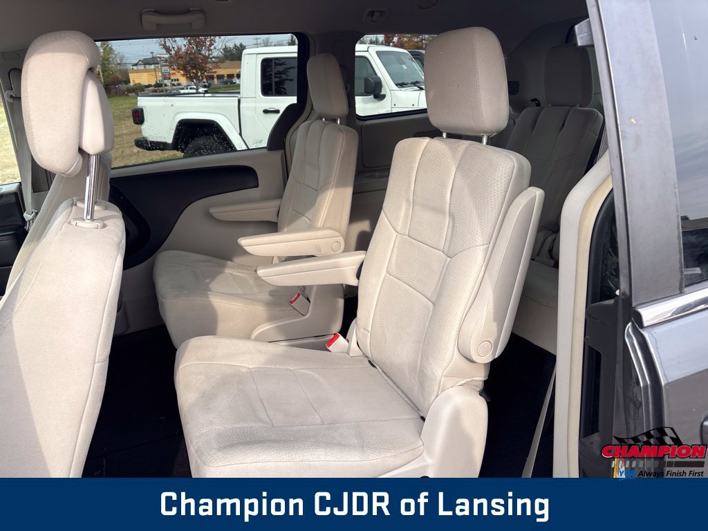 Used 2011 Dodge Grand Caravan Crew w/ Driver Convenience Group FWD image 14