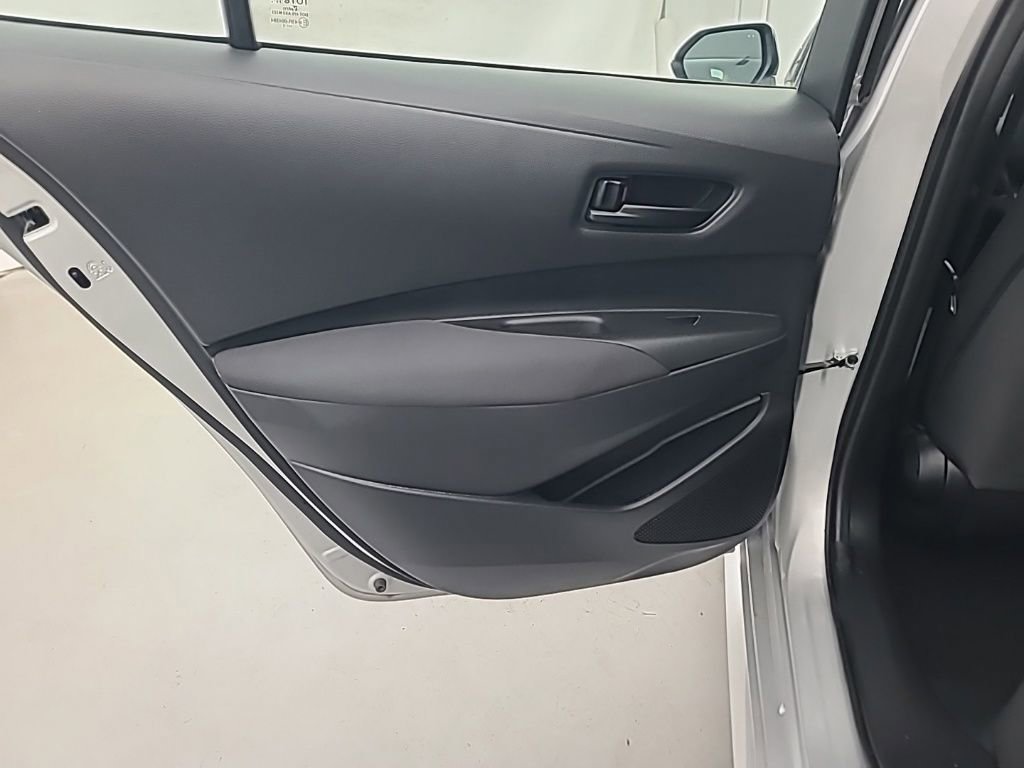 Used 2025 Toyota Corolla LE image 18