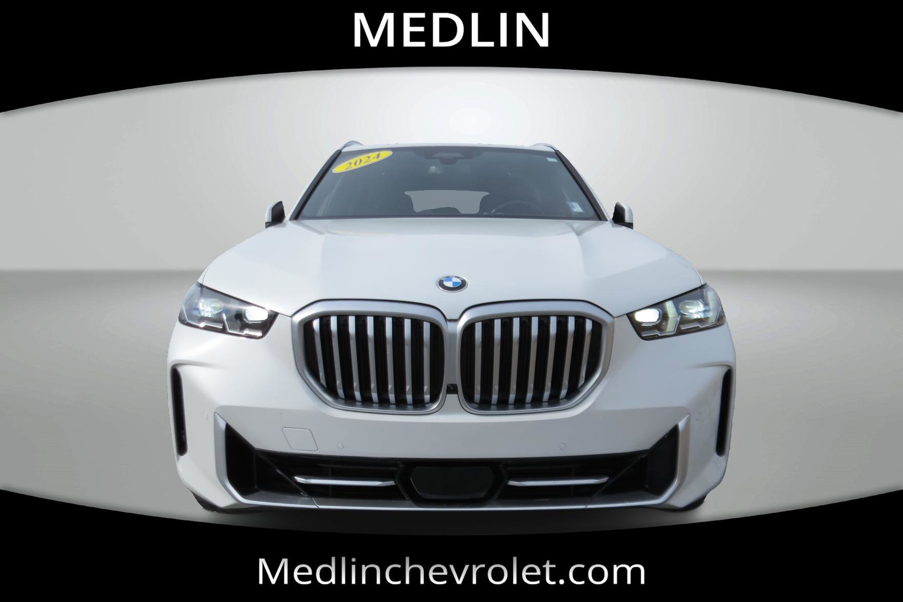 Used 2024 BMW X5 xDrive40i w/ Premium Package image 3