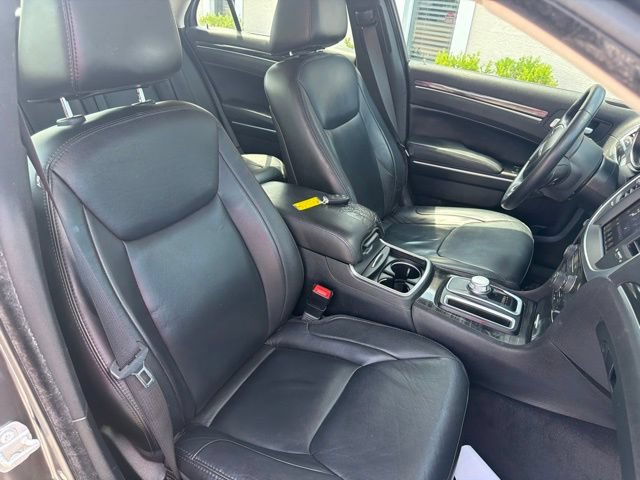Used 2017 Chrysler 300 Limited RWD image 14